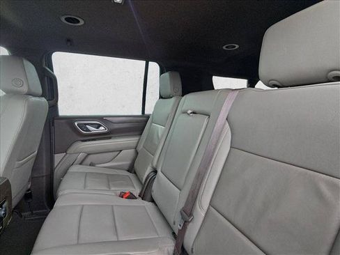 Used 2024 Chevrolet Suburban LT RWD image 16