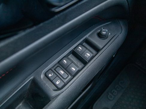 Used 2022 Jeep Compass Trailhawk w/ Sun and Sound Group image 12