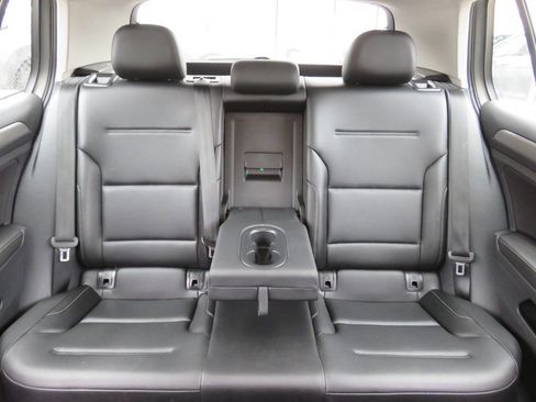 Used 2017 Volkswagen Golf Wolfsburg Edition image 20