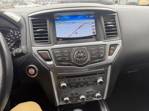 Used 2019 Nissan Pathfinder SL image 25