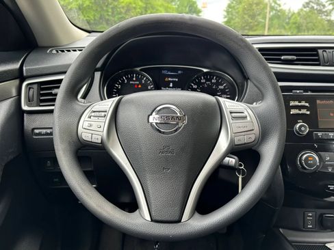 Used 2015 Nissan Rogue S FWD image 26