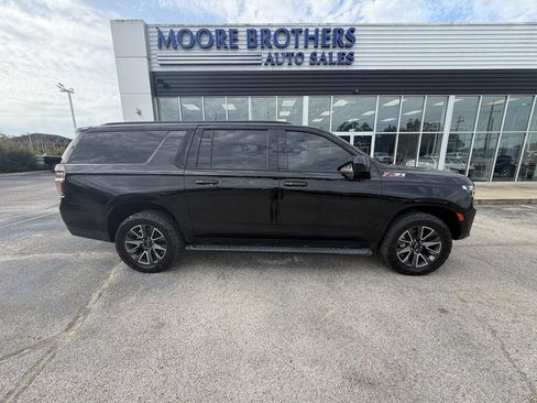 Used 2022 Chevrolet Suburban Z71 AWD/4WD image 1