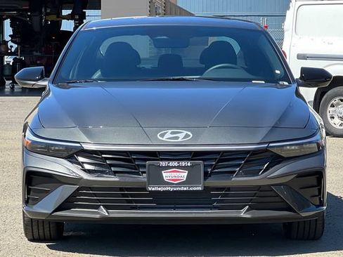 New 2026 Hyundai Elantra SEL Sport FWD image 3