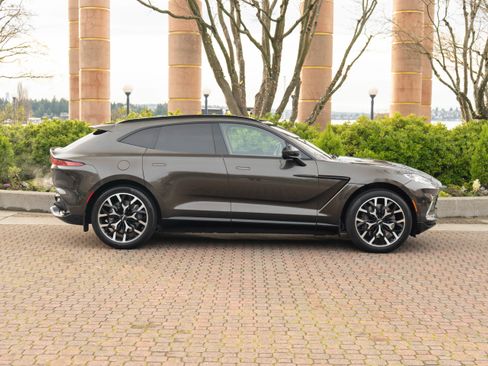Used 2021 Aston Martin DBX image 55