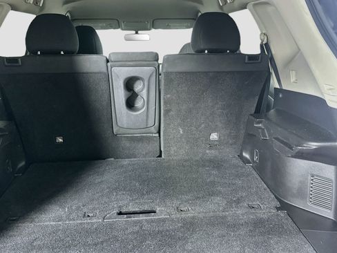 Used 2015 Nissan Rogue S FWD image 27