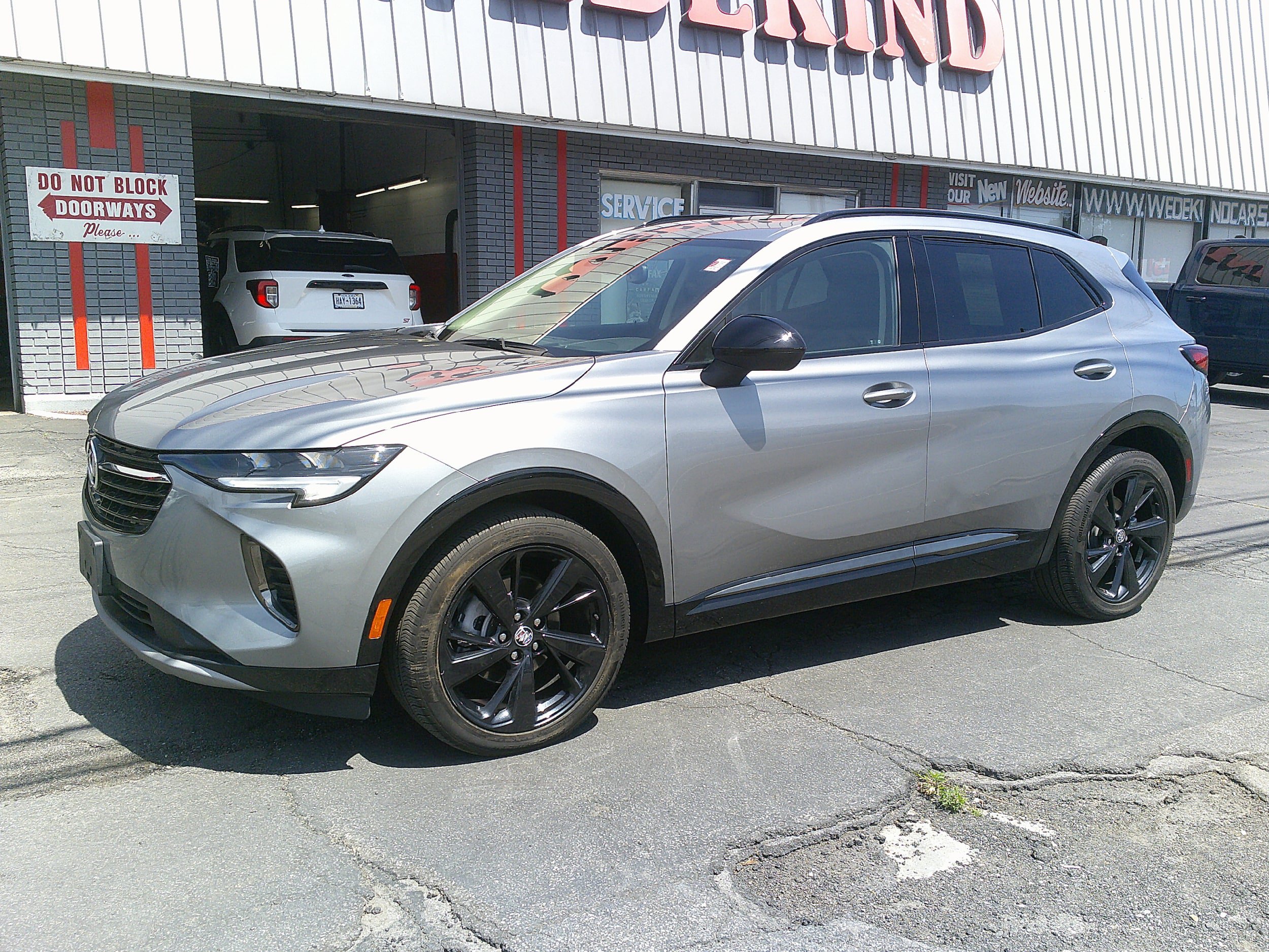 Used 2023 Buick Envision Essence w/ Sport Touring Package AWD/4WD image 13