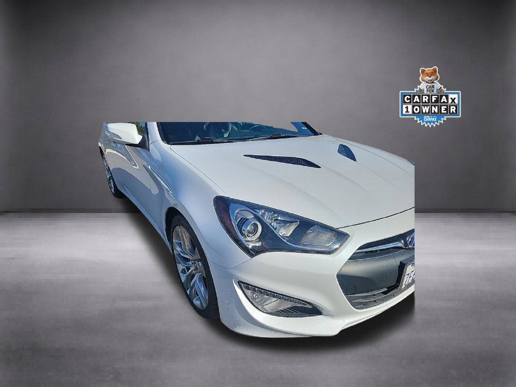 Used 2014 Hyundai Genesis 3.8 RWD image 2