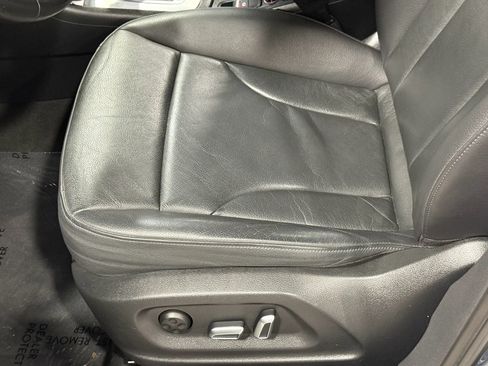 Used 2017 Audi Q3 2.0T Prestige w/ Prestige Package AWD/4WD image 21