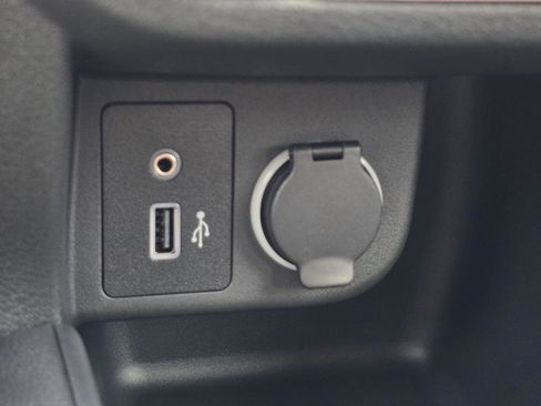 New 2025 Nissan Kicks Play S image 21