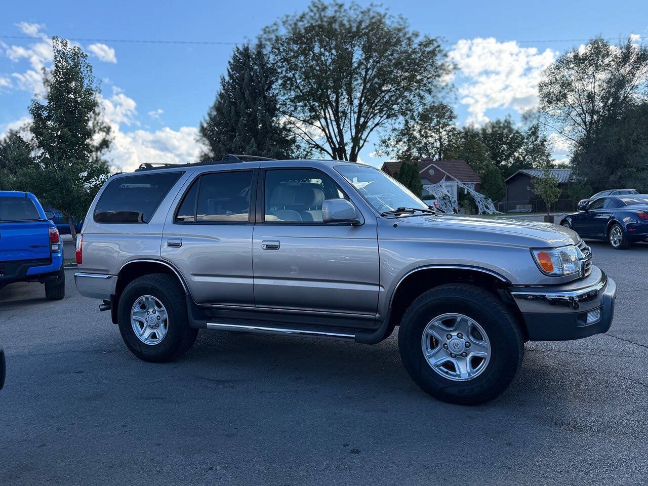 Used 2002 Toyota 4Runner SR5 AWD/4WD image 13