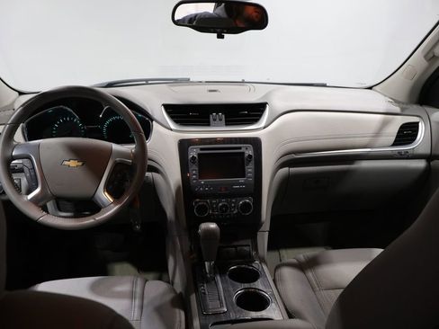 Used 2017 Chevrolet Traverse LT w/ Traveler's Package AWD/4WD image 17