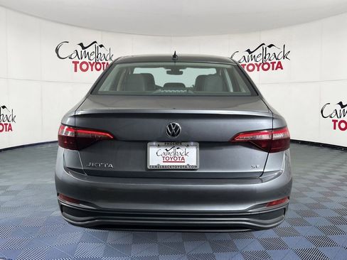 Used 2024 Volkswagen Jetta SE image 6