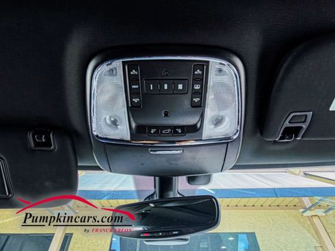 Used 2018 Jeep Grand Cherokee Limited w/ Luxury Group II image 32