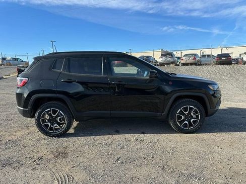 New 2026 Jeep Compass Trailhawk image 2