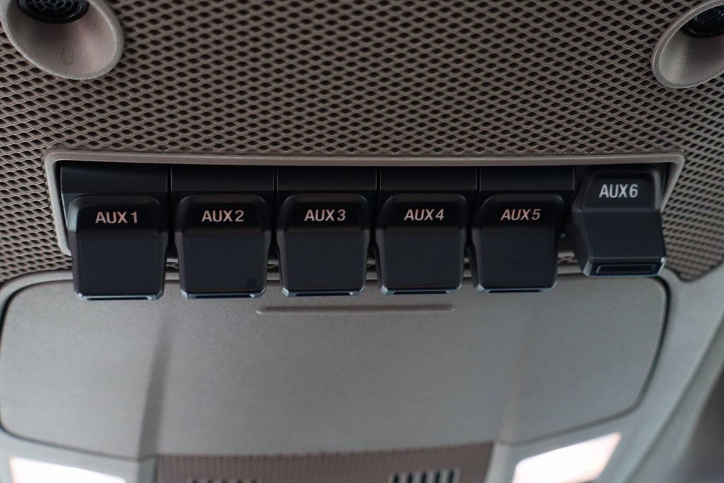 Used 2020 Ford F550 2WD Regular Cab Super Duty image 27