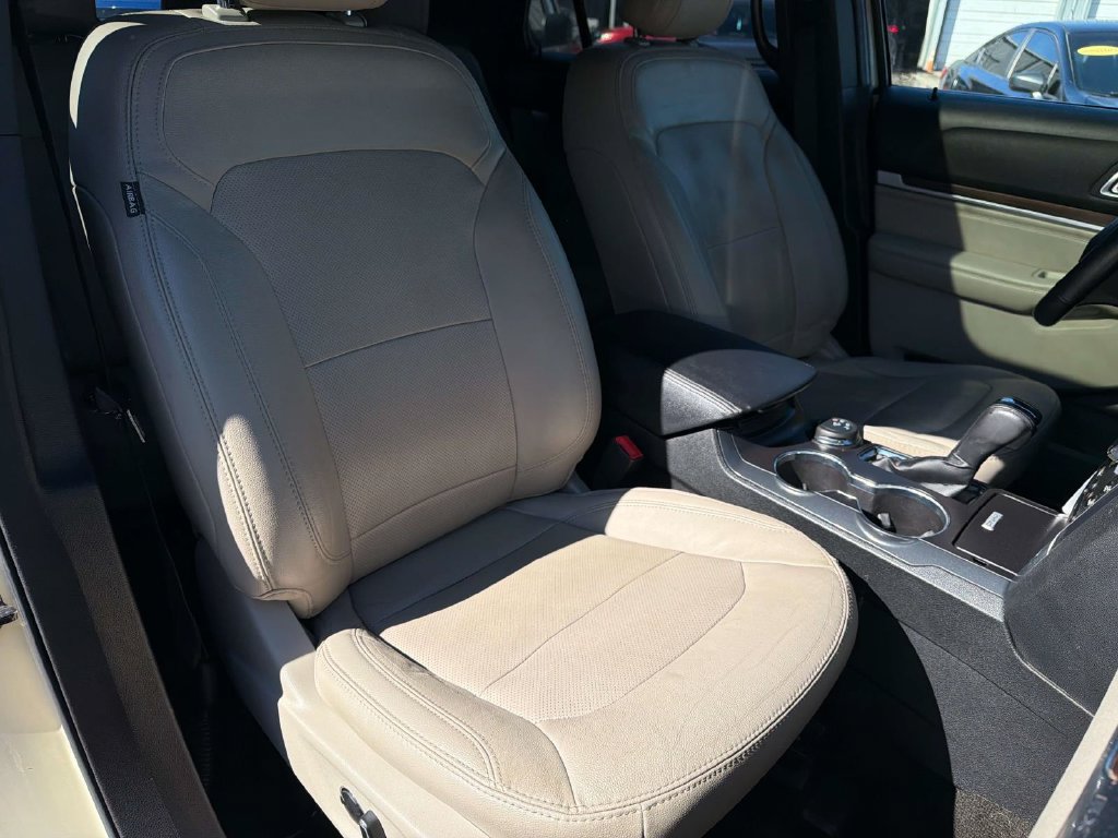 Used 2018 Ford Explorer Limited AWD/4WD image 26
