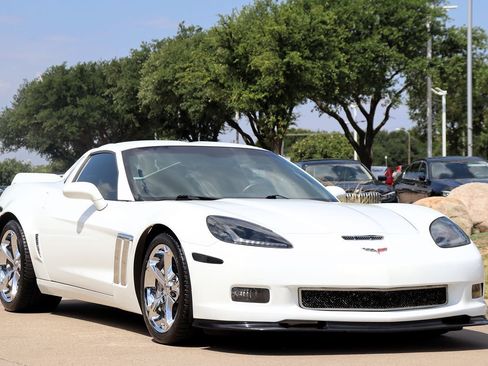 Used 2012 Chevrolet Corvette Grand Sport w/ 3LT Preferred Equipment Group image 2