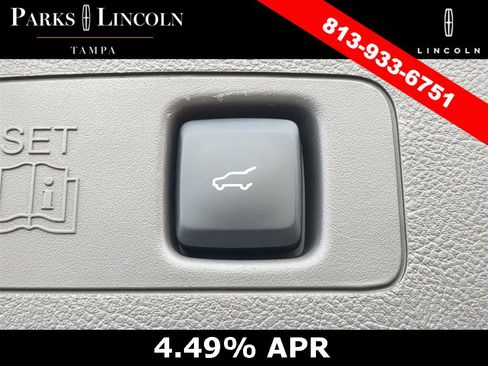 Certified 2022 Lincoln Corsair Standard w/ Equipment Group 101A image 9