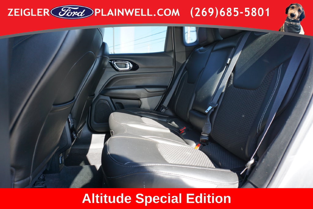 Used 2023 Jeep Compass Latitude AWD/4WD image 11