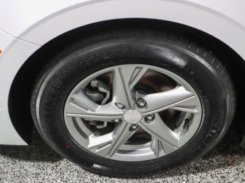 Used 2023 Hyundai Sonata SE FWD image 11