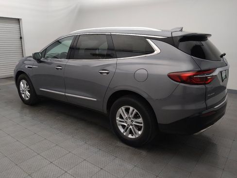 Used 2018 Buick Enclave Essence image 3