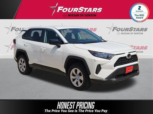 Used 2022 Toyota RAV4 LE FWD image 1