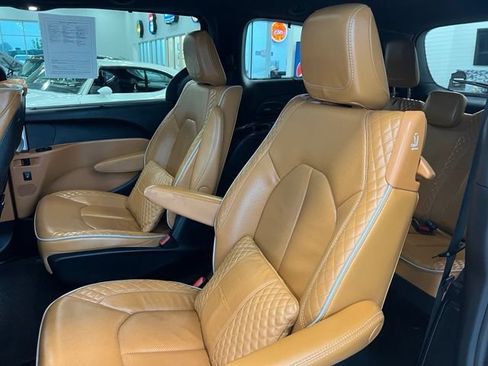 Used 2022 Chrysler Pacifica Pinnacle AWD/4WD image 22