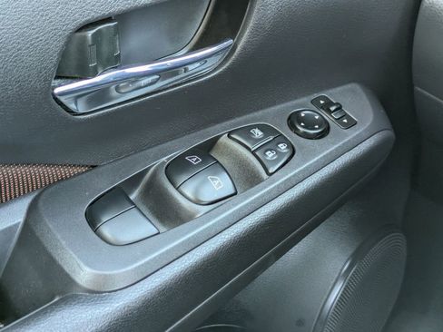 Used 2023 Nissan Kicks SR image 22