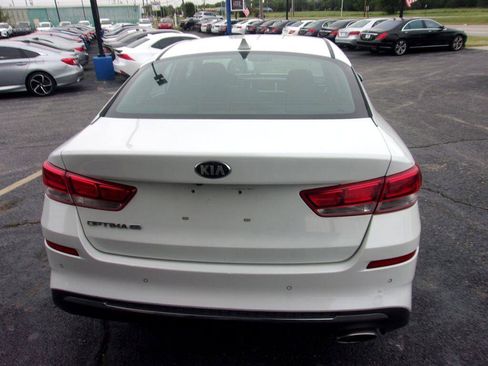 Used 2020 Kia Optima LX image 5