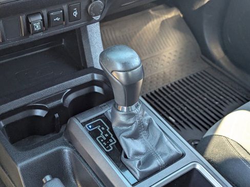 Used 2023 Toyota Tacoma TRD Off-Road image 33