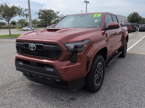 Certified 2025 Toyota Tacoma TRD Sport RWD image 8