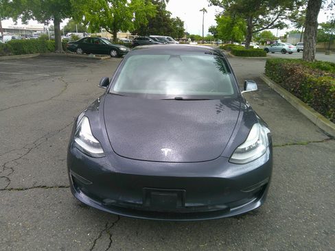 Used 2018 Tesla Model 3 Long Range RWD image 2