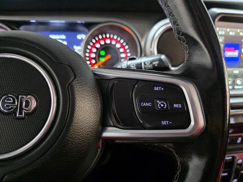 Used 2020 Jeep Wrangler Unlimited Sahara w/ Uconnect 4C Nav & Sound Group image 29