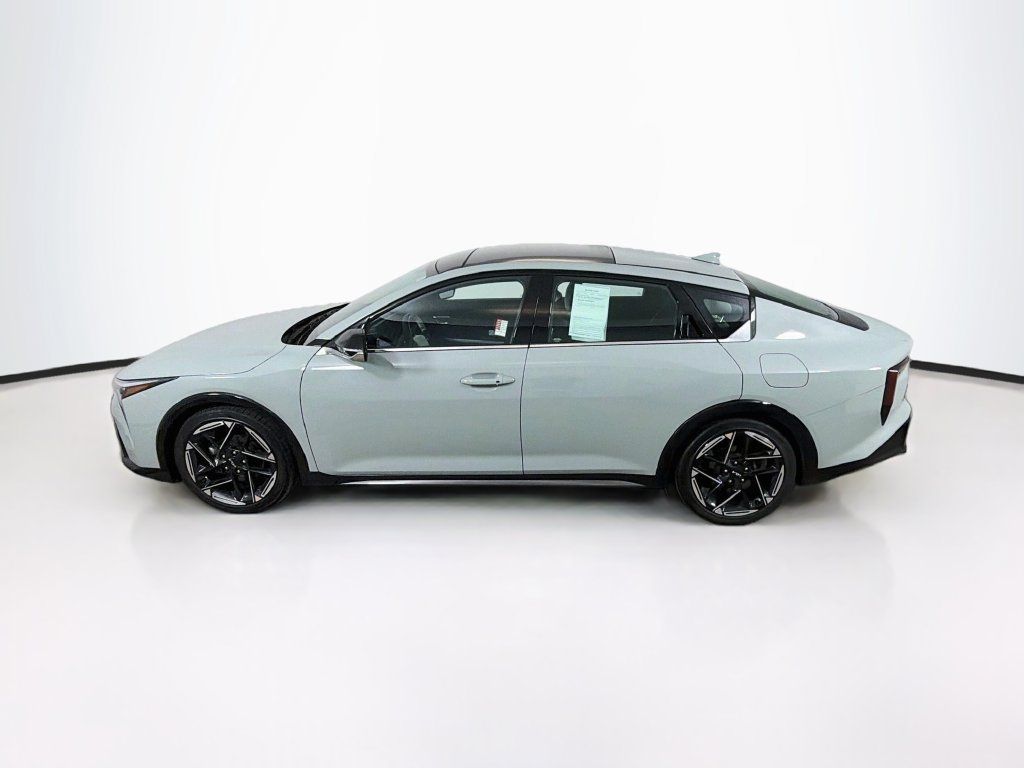 Used 2025 Kia K4 GT-Line w/ GT-Line Premium Package FWD image 8