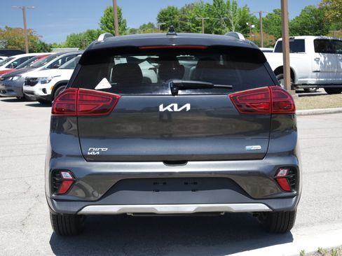 Used 2022 Kia Niro EX FWD image 4