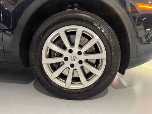 Used 2023 Porsche Cayenne image 14