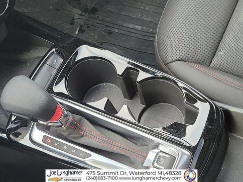 Used 2024 Chevrolet Trax RS w/ Sunroof Package image 17