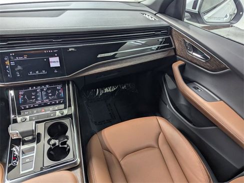 Used 2024 Audi Q8 Premium Plus image 8