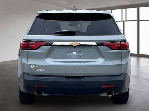 Used 2023 Chevrolet Traverse LS FWD image 5