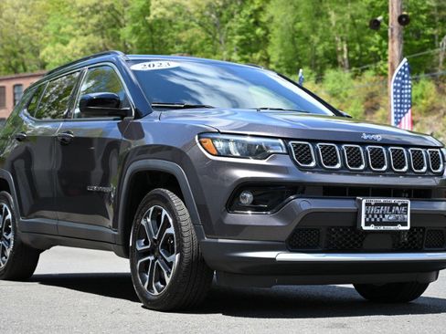 Used 2023 Jeep Compass Limited w/ Sun and Sound Group AWD/4WD image 8