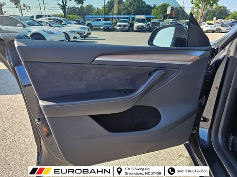 Used 2024 Tesla Model Y Long Range AWD/4WD image 13