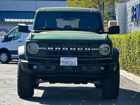 Used 2023 Ford Bronco Black Diamond w/ Sasquatch Package image 9