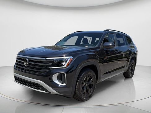 New 2026 Volkswagen Atlas Peak Edition AWD/4WD image 1