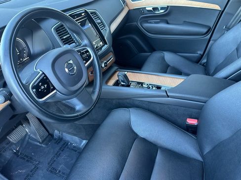 Used 2021 Volvo XC90 T8 Inscription Expression w/ Climate Package image 9