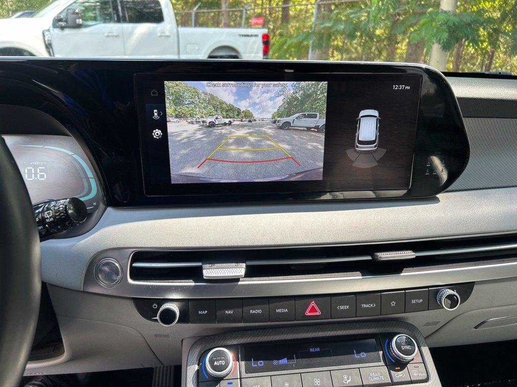Used 2024 Hyundai Palisade SEL FWD image 17