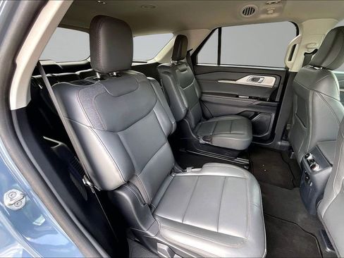 Used 2025 Ford Explorer Active w/ Active Comfort Package RWD image 26