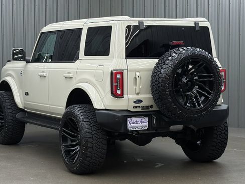 Used 2025 Ford Bronco Outer Banks AWD/4WD image 3