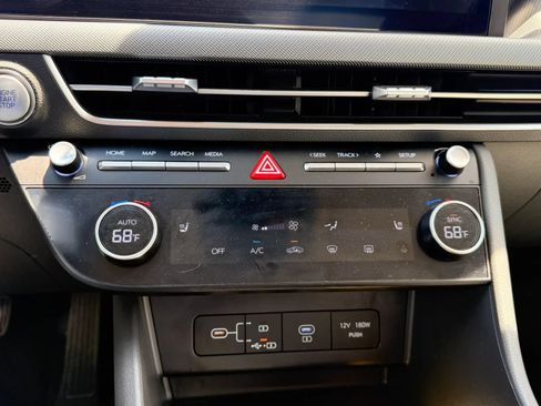 Used 2025 Hyundai Sonata SEL FWD image 24