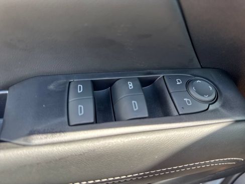 New 2027 GMC Terrain Elevation w/ Elevation Premium Package FWD image 17