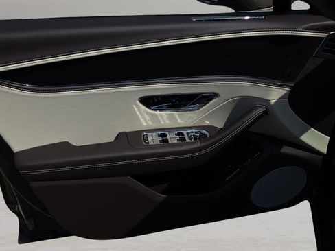 New 2026 Bentley Flying Spur Base image 18